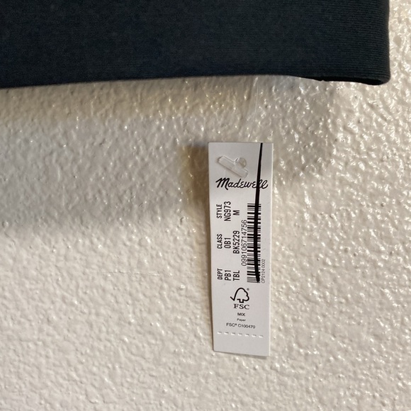 Madewell Flex Strappy Sports Bra in True Black (Size M) - Picture 4 of 9